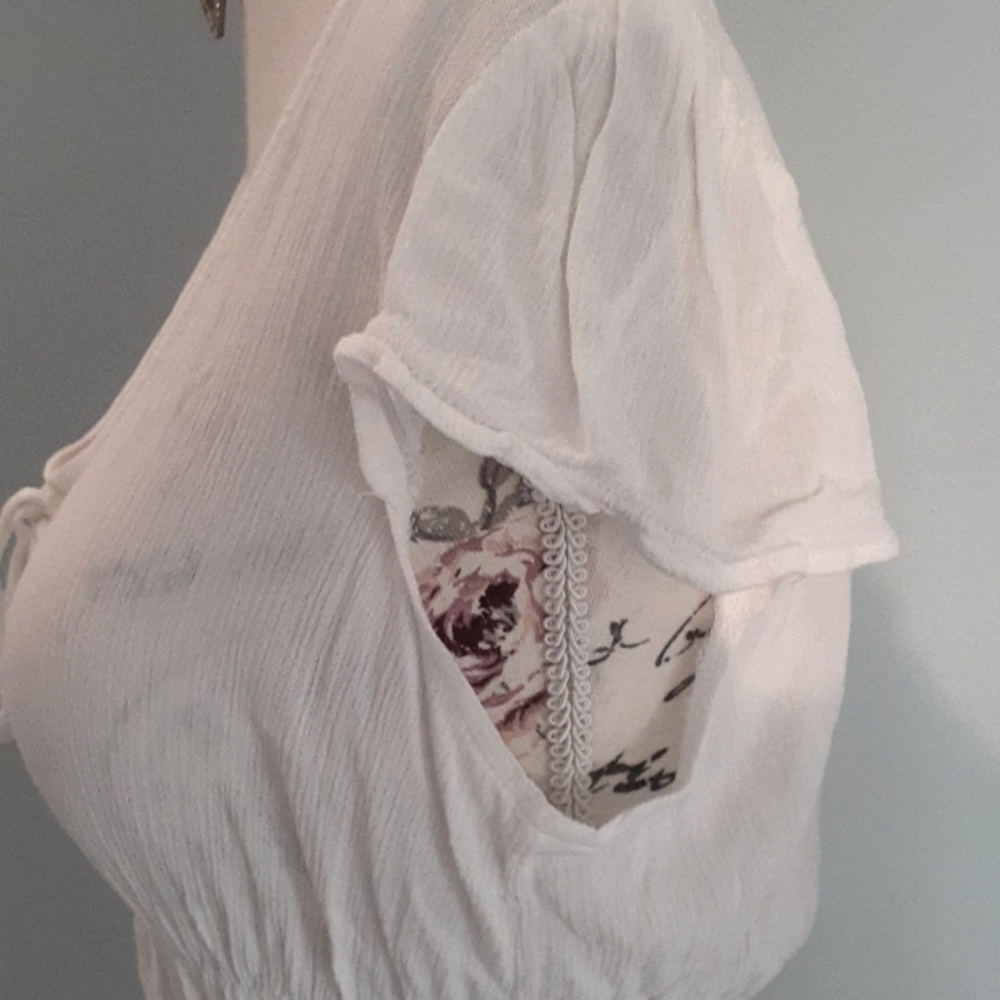 # Sheer white romantic Garage crop top - Picture 4 of 6